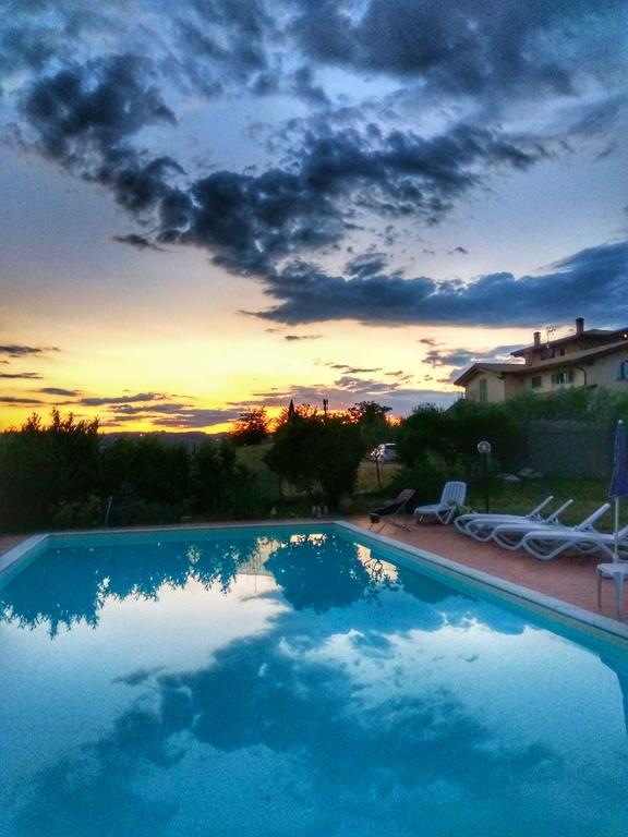 Residence Il Colle Collestrada Екстер'єр фото