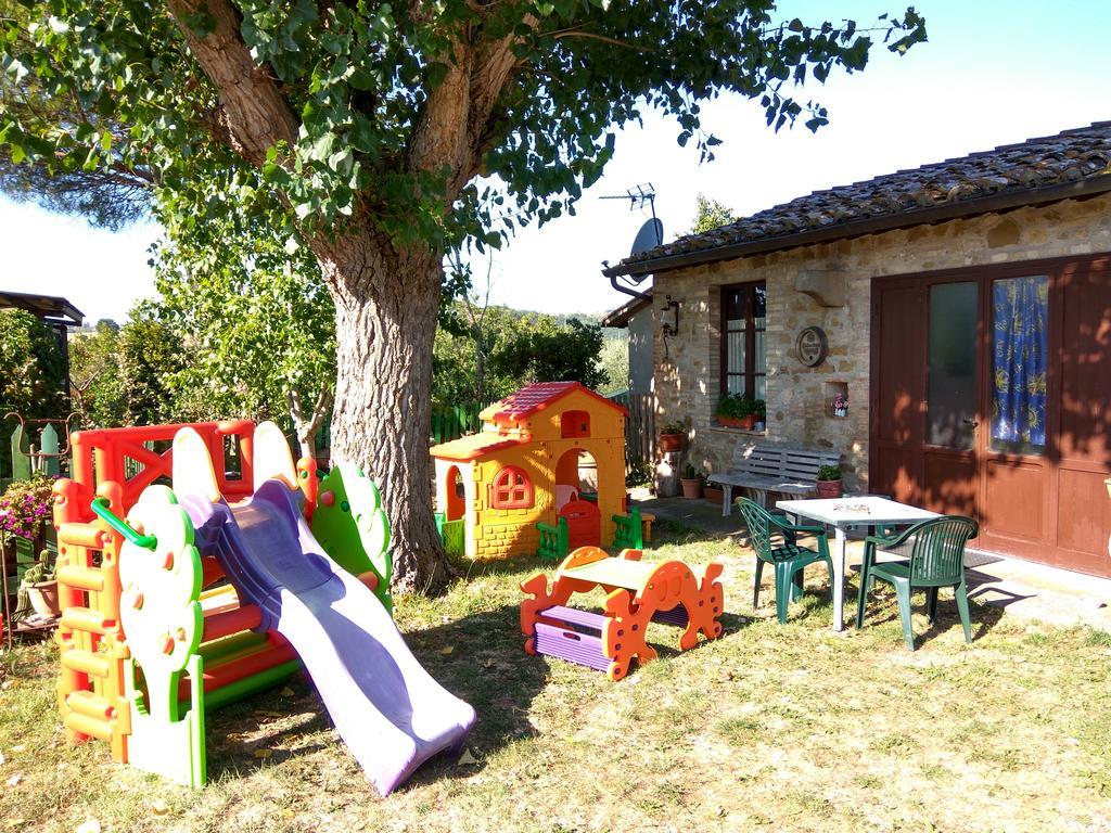 Residence Il Colle Collestrada Екстер'єр фото